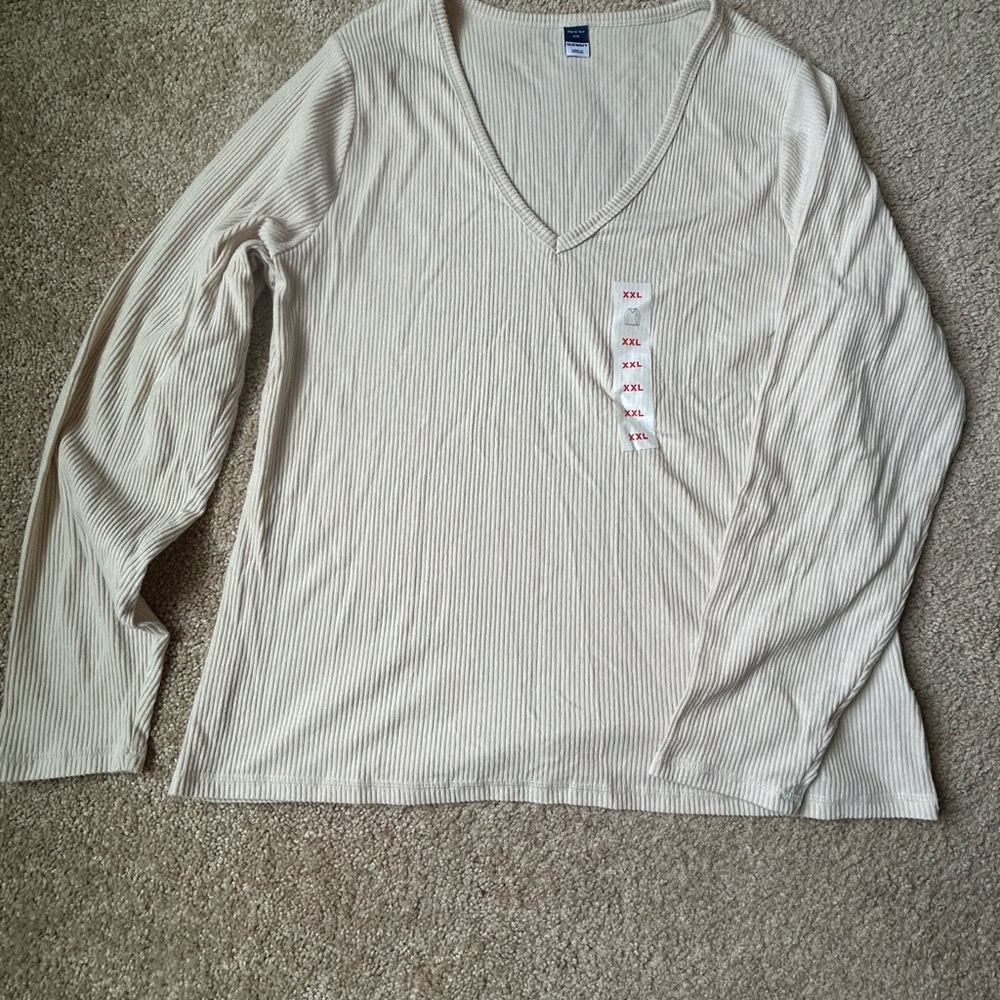 Old Navy Cream Long Sleeve Tee